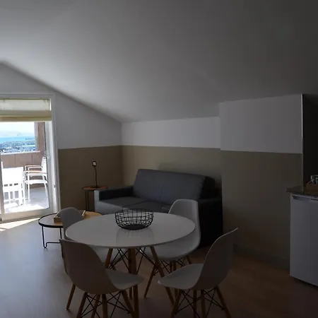 Ξενοδοχείο Airinos 3*