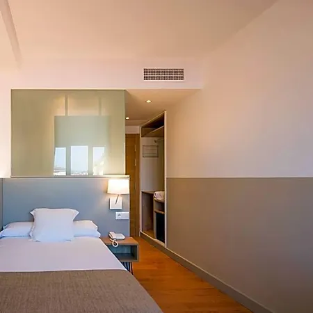 Hotel Airinos 3*